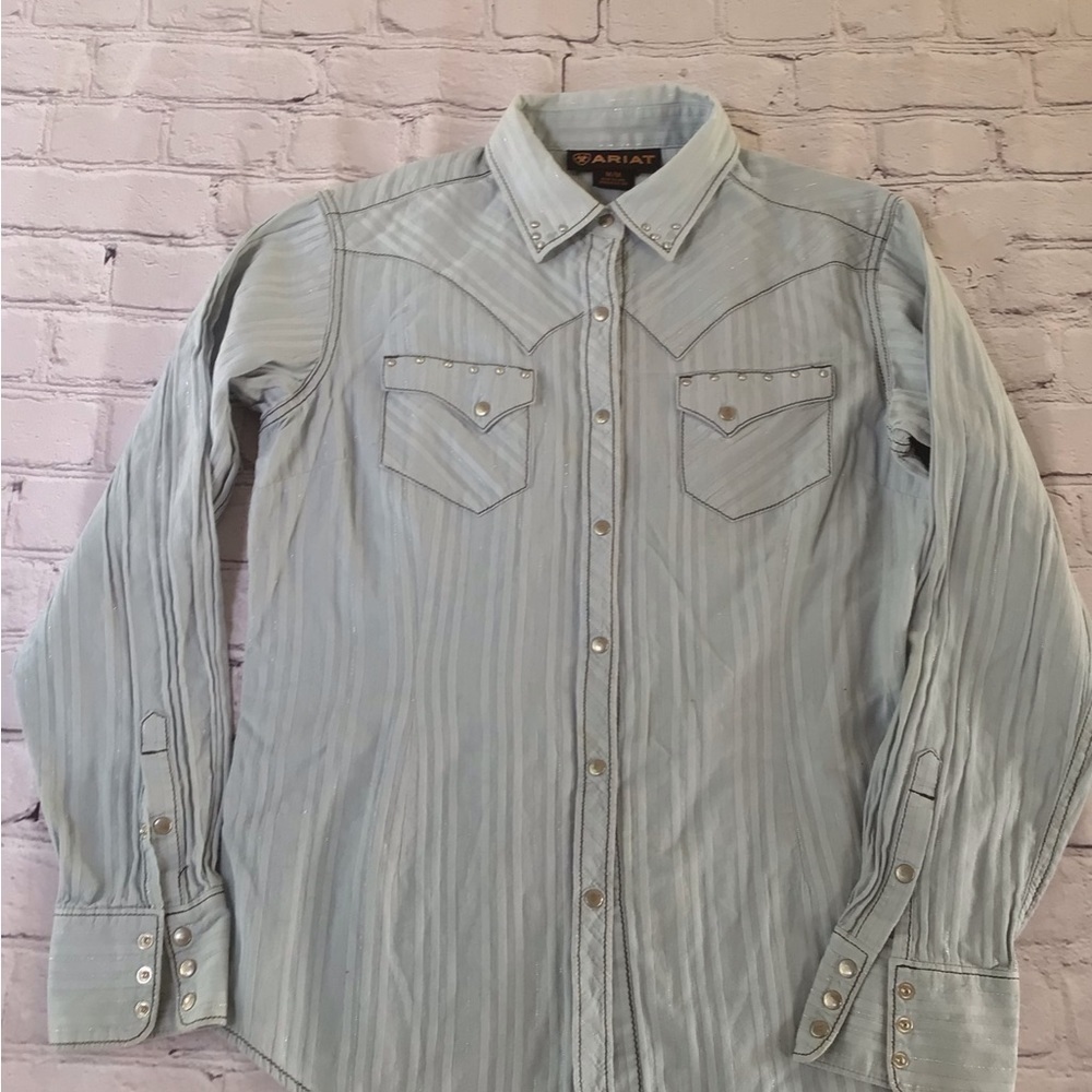 Ariat women’s med western shirt light blue pearl snap button front‎ rodeo shirt